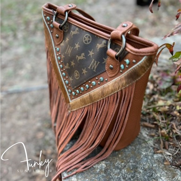 Montana West Signature Monogram Shoulder Bag - Picture 4 of 8